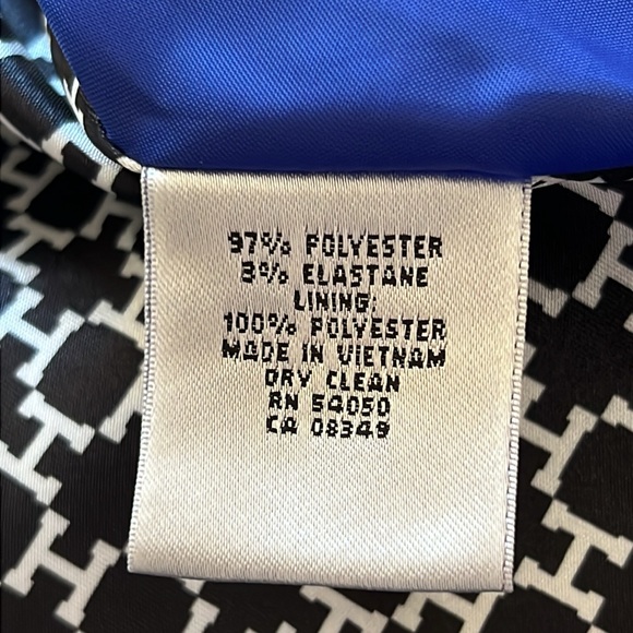 Blue jacket. - Picture 14 of 17